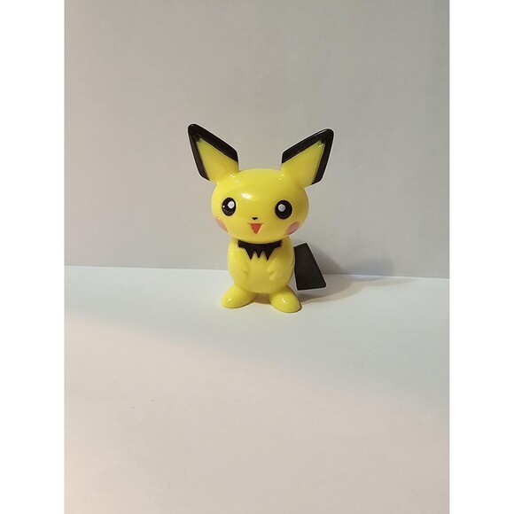 Vintage Collectible Pokémon Pikachu 2.25” Figure Plastic Toy 2001 Nintendo - Picture 1 of 4
